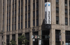 В Twitter заявили, что официальный аккаунт президента США в соцсети передадут Байдену