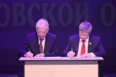 Свердловская область - подписано соглашение о сотрудничестве  между Союзом журналистов и Федерацией профсоюзов