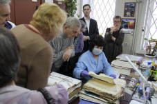 Журналисты-ветераны узнали, как владимирские архивисты сберегают для потомков историю людей и событий