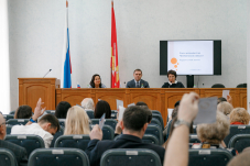 Первые членские билеты нового образца получили журналисты газеты «Сосновская Нива» на конференции Союза журналистов Челябинской области