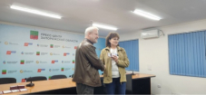 Заместитель председателя СЖР вручил членские билеты Союза журналистам из новых регионов