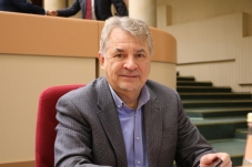 Поздравляем с днем рождения председателя Саратовского отделения Союза журналистов России Дмитрия Петрова
